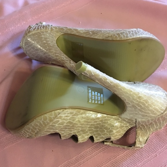 Stilettos - Picture 1 of 3